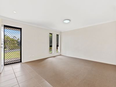 14 Goldenwood Crescent, Fernvale