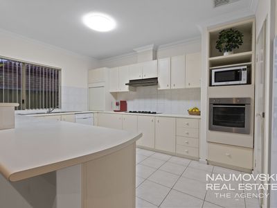 9 Mcpherson Avenue, Noranda