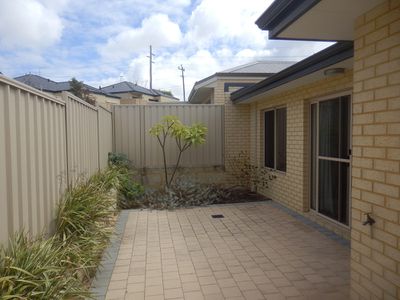 53 Amberley Way - Small pets considered, Westminster