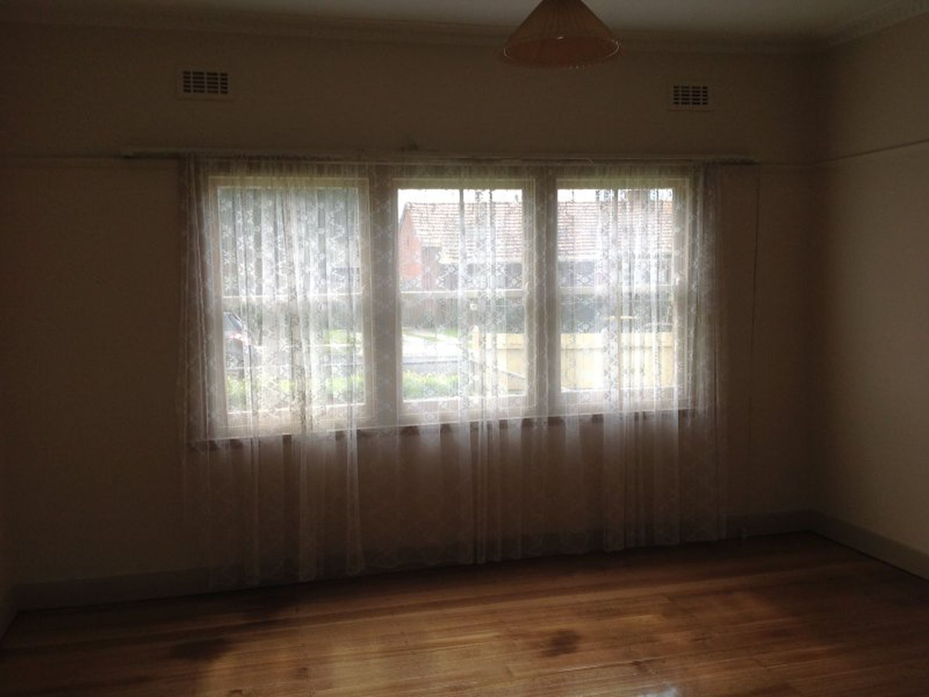 25 Churchill Avenue, Newtown