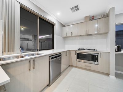 11 Sapwood Grove, Whitby