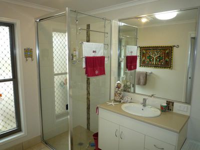 2 Honeyeater Ct, Woodgate
