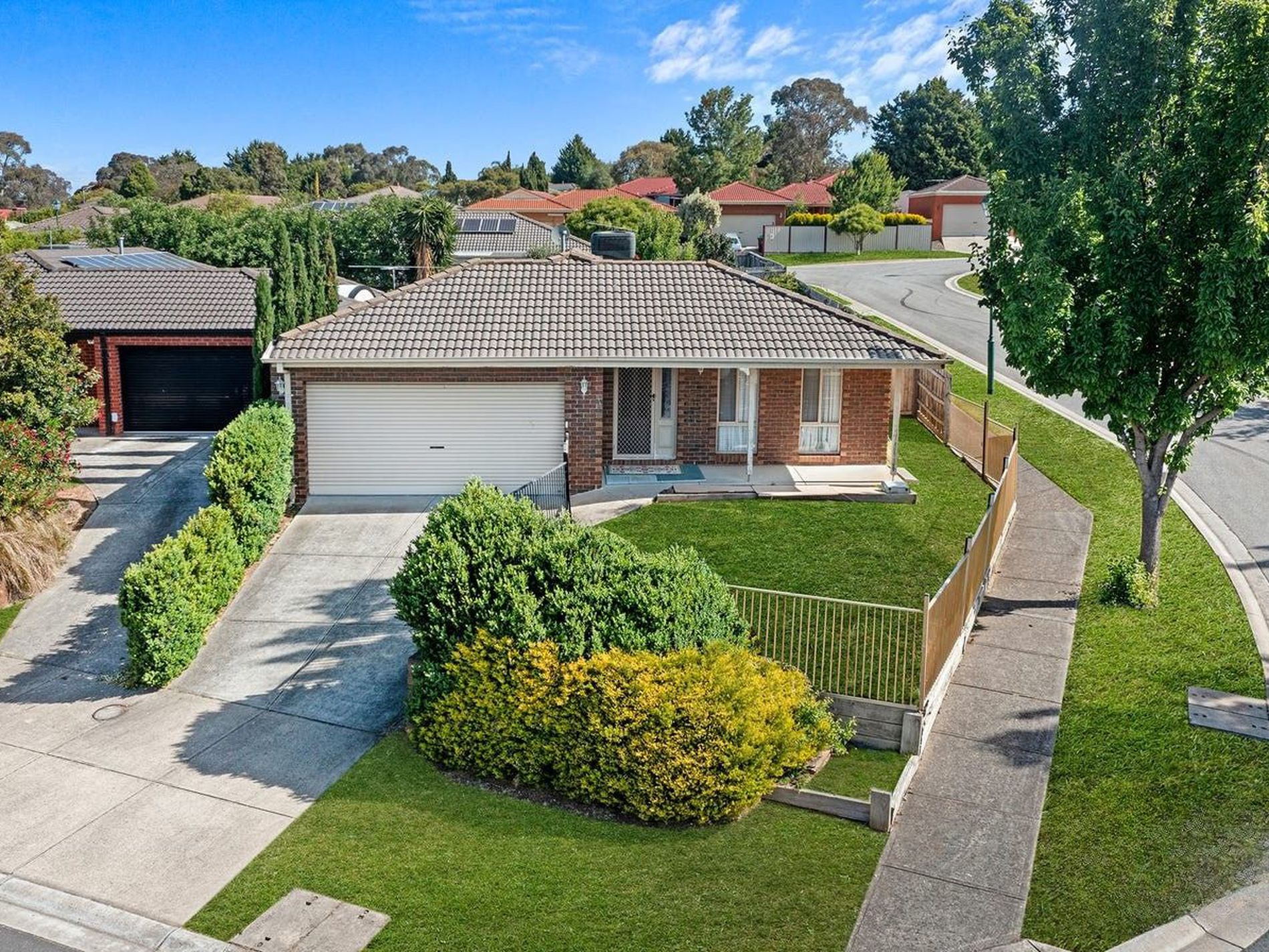 16 Burlington Chase, Hampton Park