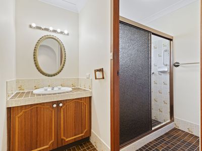 2 East Close, Hawks Nest