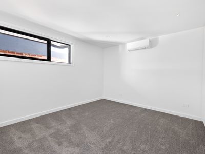 4 / 12 Irvine Crescent, Brunswick West