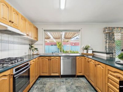 11 Bronte Court, Wyndham Vale