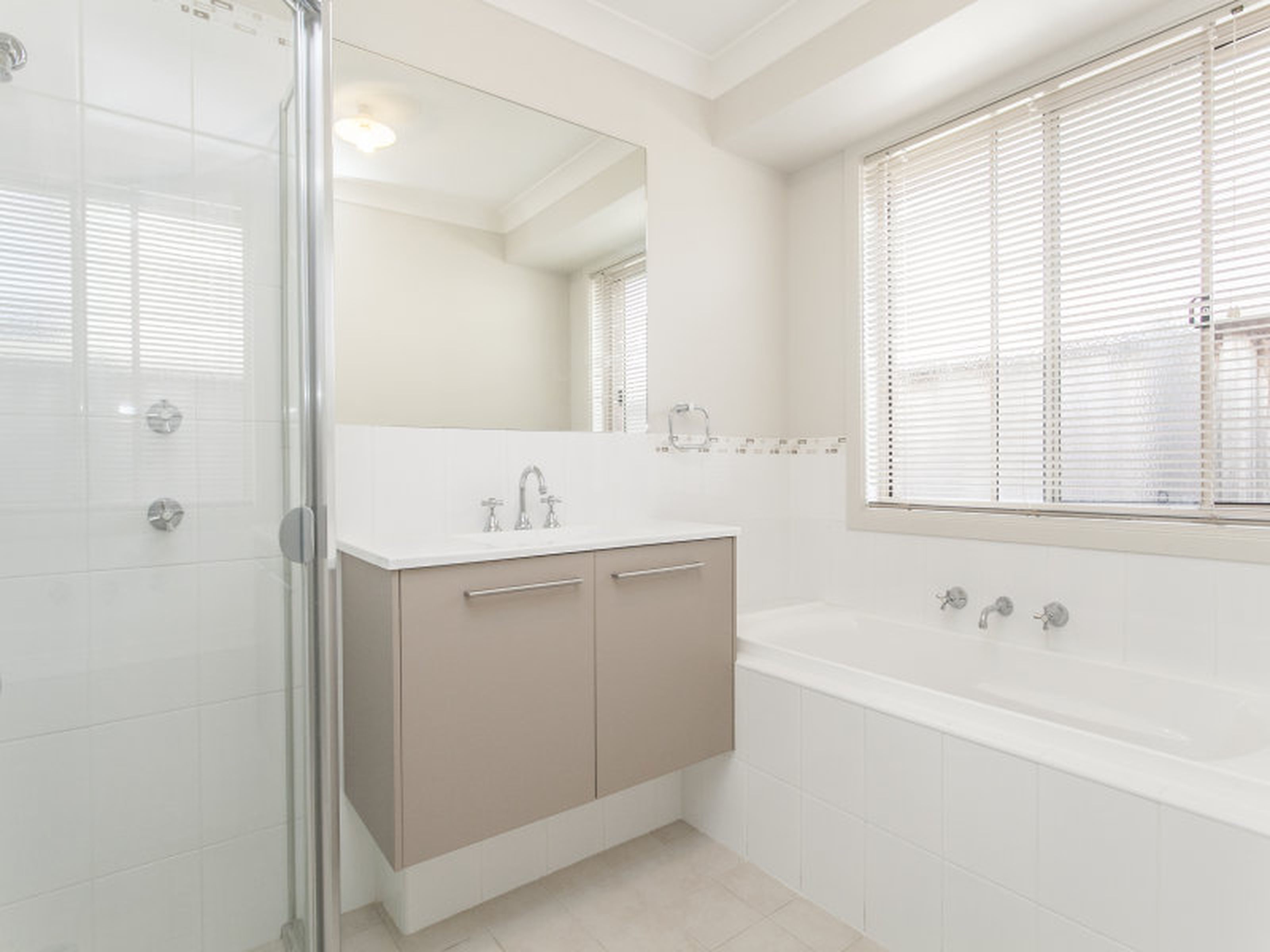 36 Central Park Drive, CLAREMONT MEADOWS