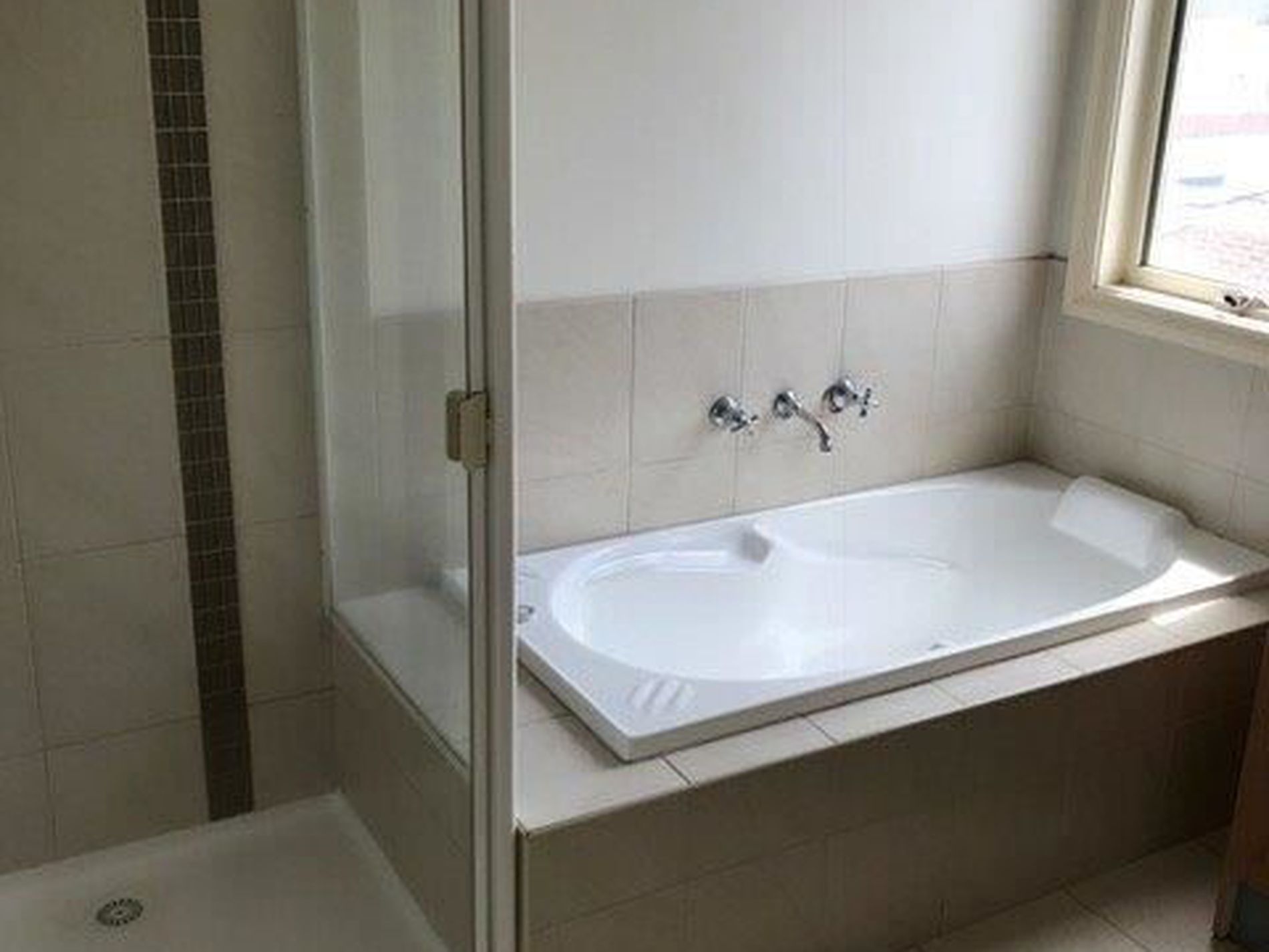 11 Hickory Drive, Narre Warren South