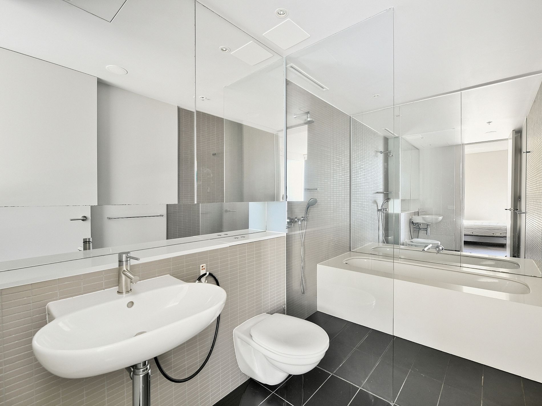 902 / 5 Sterling Circuit, Camperdown