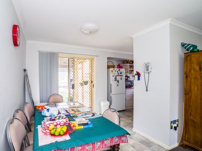 4 TWOLYN STREET, Urangan