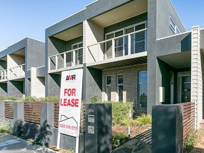 354 Boardwalk Boulevard, Point Cook