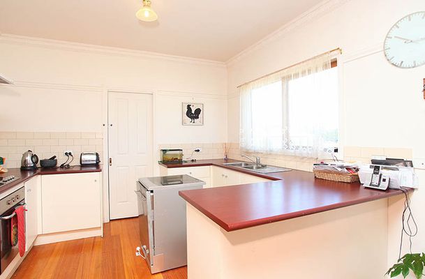 17 Peregrine Road, Oaklands Junction
