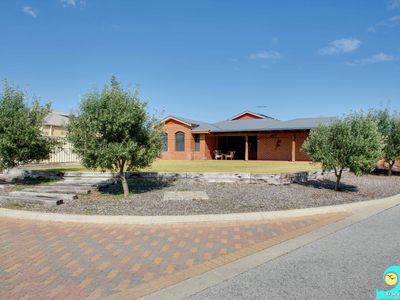 2 Emperor Way, Yanchep