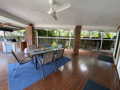 24 Cassandra Crescent, Urangan