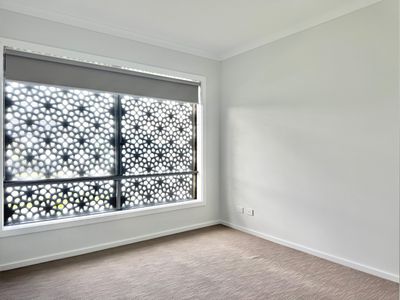 6 Shrubs Road, Mambourin