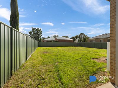 5 Deharl Court, Ascot
