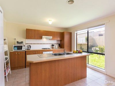 2 Nirringa Drive, Hampton Park