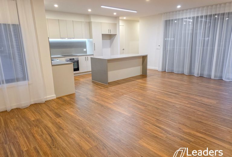 1 / 5 BRUCE STREET, Mount Waverley