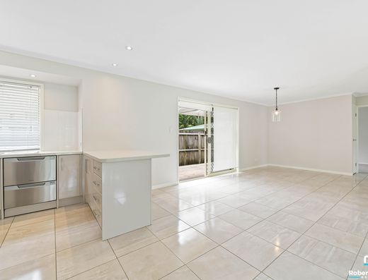 A 3 Bedroom Home PLUS Bonus Room in The Parklands Estate  image 6