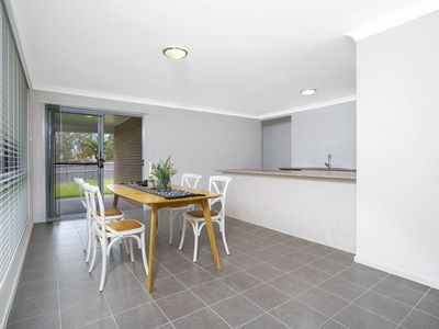 10 APRIL CRESCENT, Bridgeman Downs