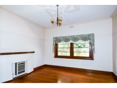 28 Dooen Road, Horsham