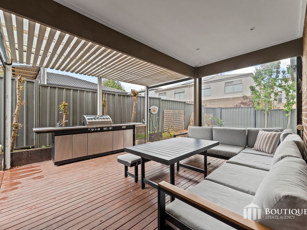 14 Bonneville Parade, Pakenham