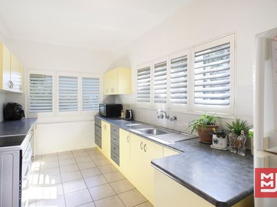 46 Lake Entrance Road, Oak Flats