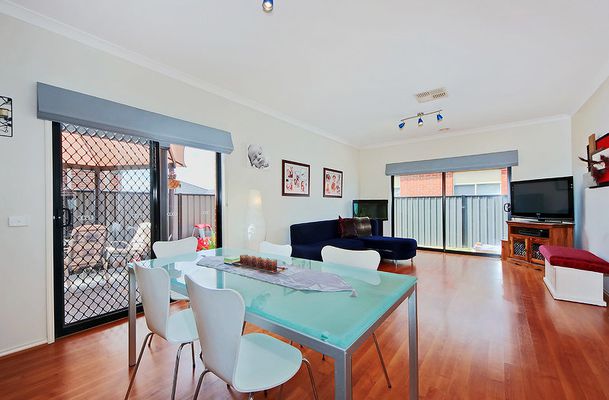16 Cheltenham Close, Craigieburn
