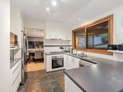 4 Poplar Grove, Langwarrin