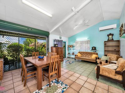 12 TAYLOR STREET, Kurrimine Beach