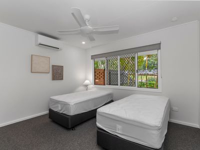 3 / 2 Burke Street, North Ward