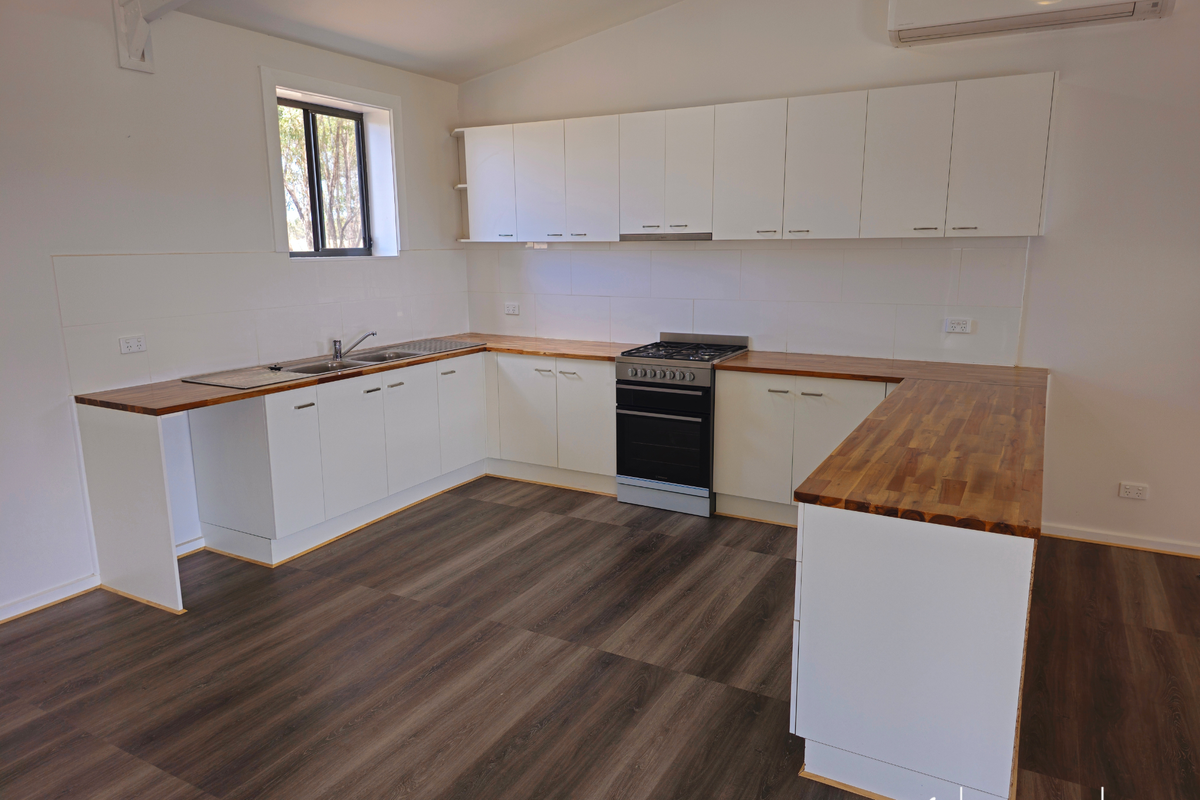 100 Stewart Road, Carag Carag