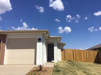 2 / 5 Corack Ave, Cambooya