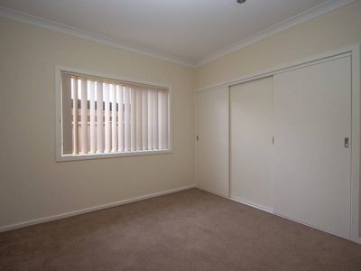 2 / 77 Cambridge Drive, Mansfield