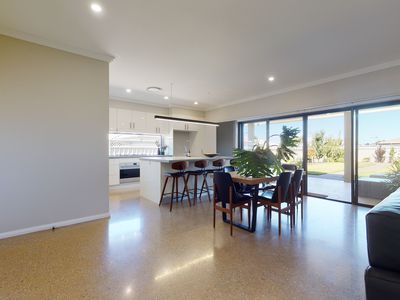 70 Champagne Drive, Dubbo
