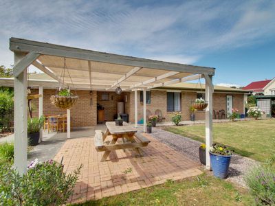 8 Charles Street, Cygnet