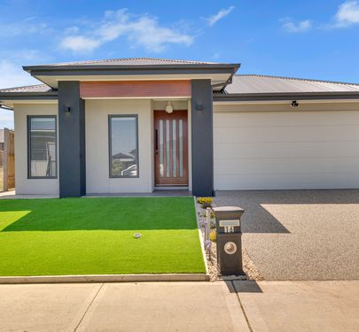 16 TYALLA STREET, Wyndham Vale