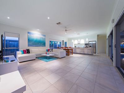8 Watervale Pde, Wakerley
