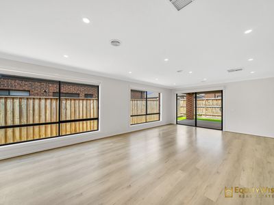 8 Pankina Road, Mambourin