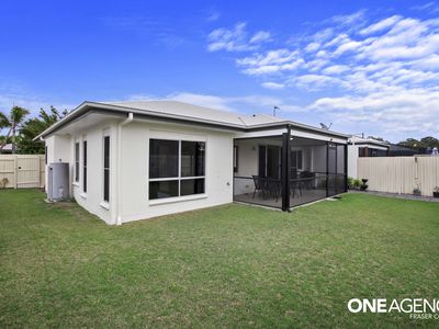 8 / 230 Pulgul Street, Urangan