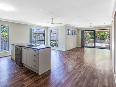 50 Vanilla Av, Griffin