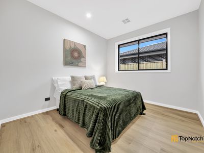 18 Ambient Crescent, Beveridge