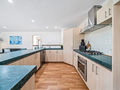 15 Harrington Avenue, Tapping