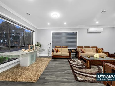 1 Treetop Close, Roxburgh Park