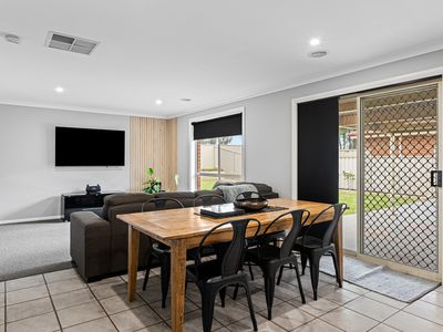 10 SLICE COURT, West Wodonga