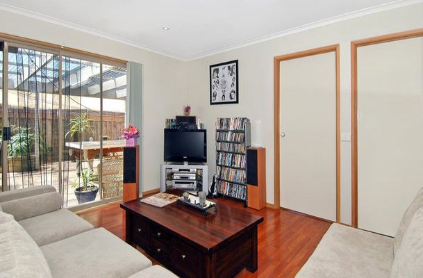 13 Yarcombe Crescent, Craigieburn