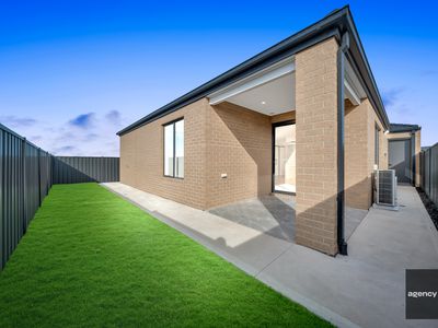 11 Paradoxa Drive, Tarneit