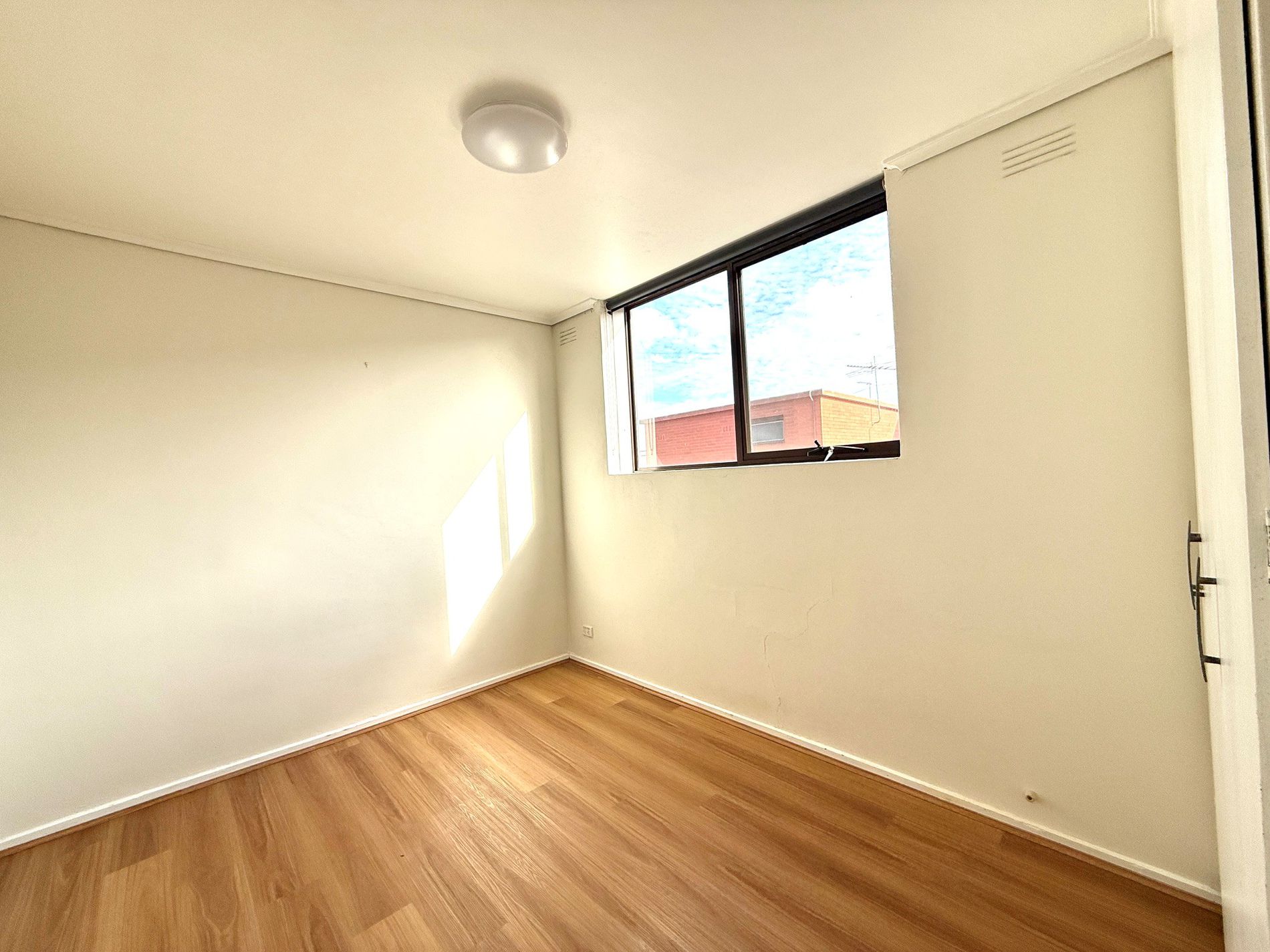 9 / 36 Hampton Parade, West Footscray