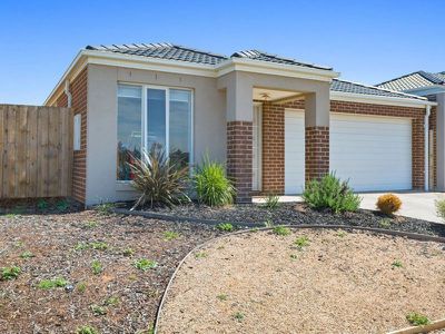 14 Hedgerow Avenue, Brookfield