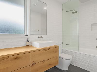 1 / 5 Bradley Street, Newport